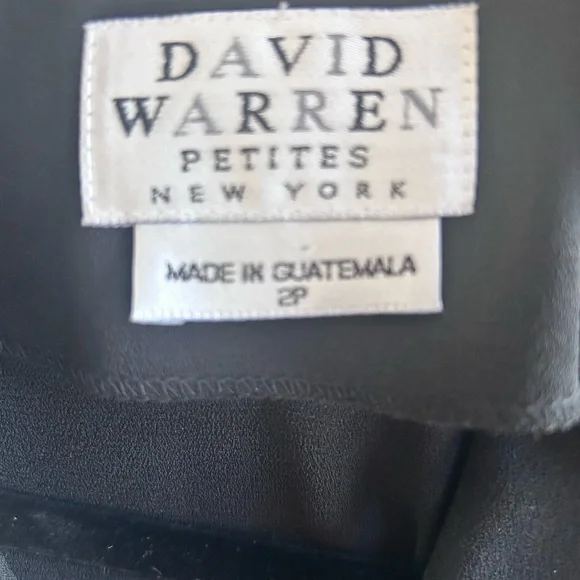 Elegant Black Button-Down Midi Dress - Picture 5 of 10